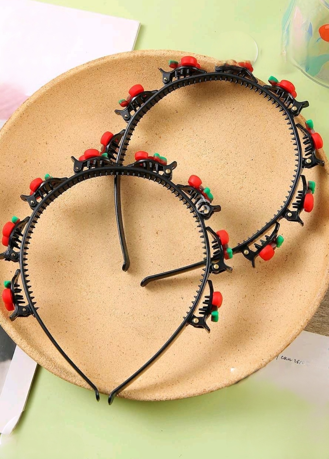 Üzeri Sevimli Mini Kırmızı Kiraz Süslemeli  Sivah Renk Cocuk Pens Tac